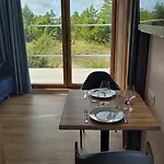Seaside Tiny Maheri بيت للعطل